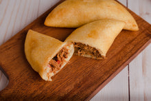 Load image into Gallery viewer, Empanadas Venezolanas (PRECOCIDAS) Estuche de 4 unids. - Tequenos Xpress