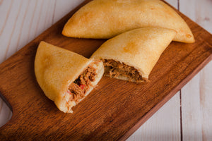 Empanadas Venezolanas (PRECOCIDAS) Estuche de 4 unids. - Tequenos Xpress